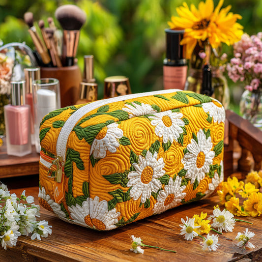 Ymkje - Quilted Toiletry Bag - Refined Daisies