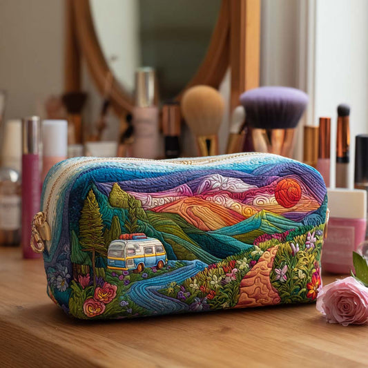 Nienke - Quilted Toiletry Bag - Lighted Mountains