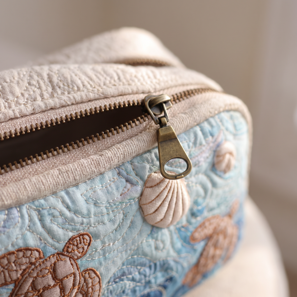 Renee - Quilted Toiletry Bag - Sea Turtle